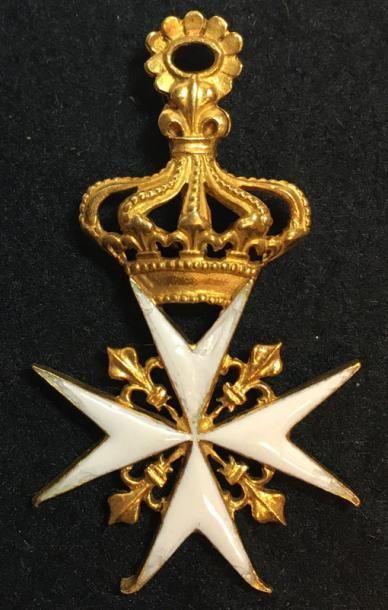 null XIXe siècle, croix de chevalier en or et émail, couronne fixe ornée de fleurs...