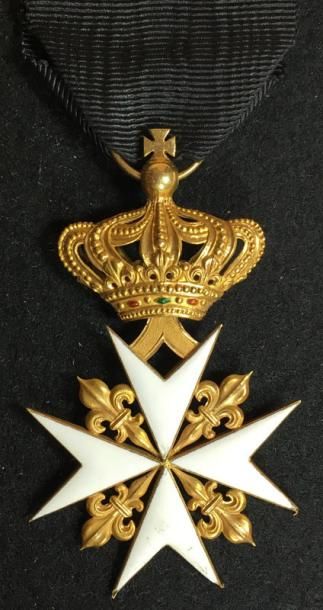 null XIXe siècle, croix de chevalier en or et émail, grande couronne articulée ornée...