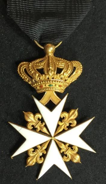 null XIXe siècle, croix de chevalier en or et émail, grande couronne articulée ornée...