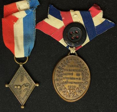 null 1789, lot de deux médailles: un Losange des Gardes Françaises Vainqueur de la...