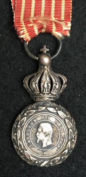 null Médaille d'Italie, premier modèle avec couronne, demi-taille en argent, couronne...