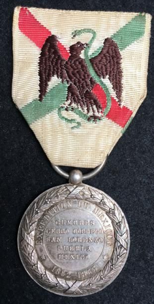 null Médaille du Mexique signée E.F. en argent, flan large, poinçon tête de sanglier,...