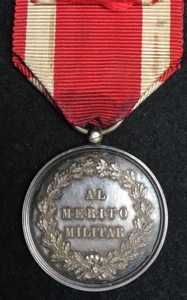 Empire du Mexique Médaille du Mérite
Militaire signée E. Falot en argent, bélière...