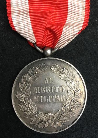 Empire du Mexique Médaille du Mérite
Militaire signée C.T (Charles Trotin) en argent,...