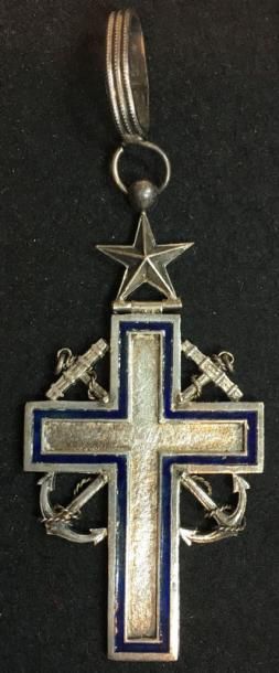 null Croix d'aumônier de la Marine, du modèle de 1891, en métal argenté et émaillé...