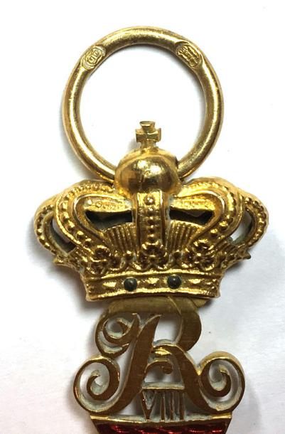 null Ordre du Dannebrog, croix de chevalier en or et émail au monogramme de Frédéric...