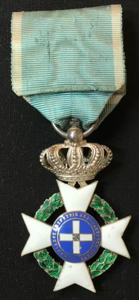 null Ordre du Sauveur, croix de chevalier du premier type en argent et émail (taches),...