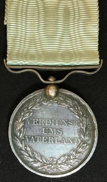 Royaume de Hanovre Ordre des Guelphes, fondé en 1815, médaille du mérite en argent...