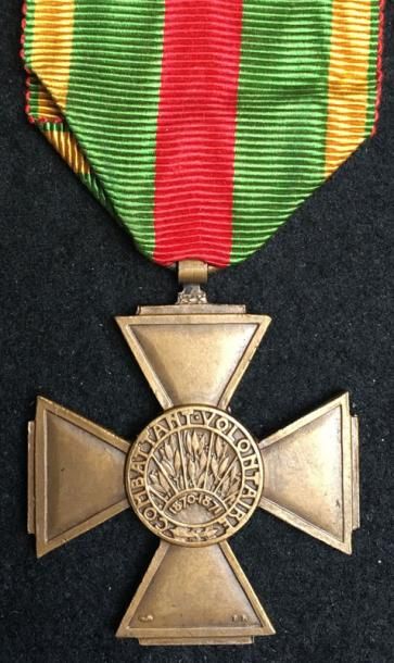 null Croix du combattant volontaire 1870-1871, créée en 1935, en bronze patiné, poinçon...