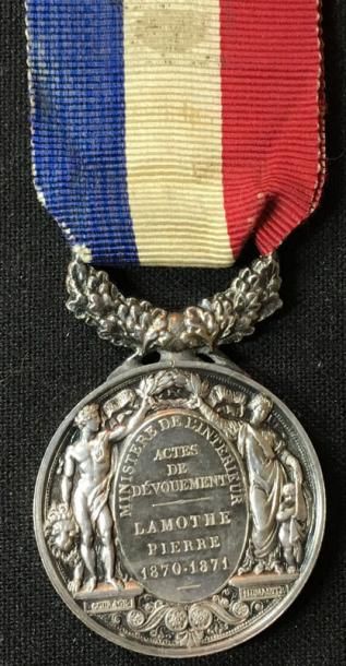 null Ministère de l'Intérieur - Médaille d'honneur pour acte de courage et de dévouement...