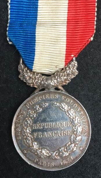 null Ministère de l'Intérieur - Médaille d'honneur des sapeurs-pompiers volontaires,...