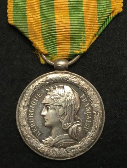 null Médaille du Tonkin 1883-1885, par Daniel Dupuis en argent, modèle pour la marine,...