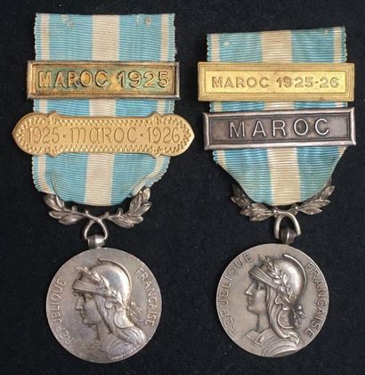 null Lot de deux médailles coloniales en argent : une du premier type officiel par...