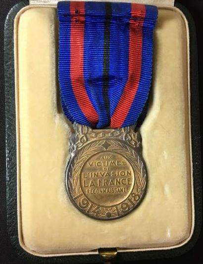 null Médaille des Victimes de l'Invasion, créée en 1921, 1re classe en vermeil, poinçon...