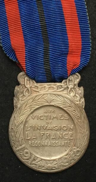 null Médaille des Victimes de l'Invasion, 2e classe en bronze argenté, ruban partiellement...
