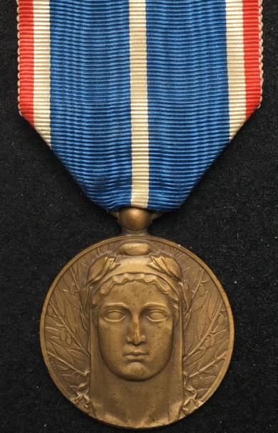 null Médaille de la Fédération des Anciens de la Rhénanie et de la Ruhr, créée en...