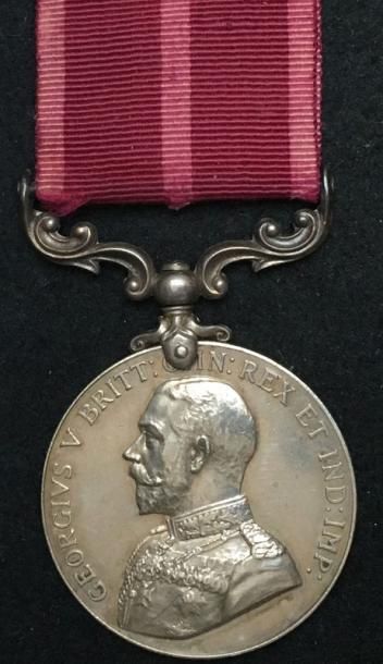 ROYAUME-UNI «Army Meritorious Service Medal», créée en 1845, en argent au profil...