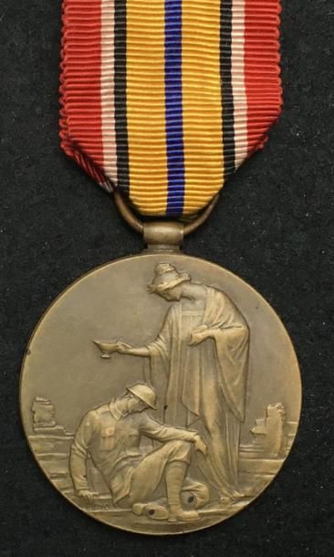 ROYAUME-UNI «Allied Subject's Medal», créée en 1920, en bronze, ruban (collé sur...