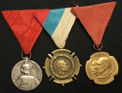 SERBIE Lot de trois médailles : une médaille de la Bravoure Milosh Obilich, créée...