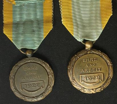 null Médaille des Mines de la Sarre, créée en 1921, lot de deux médailles en bronze...