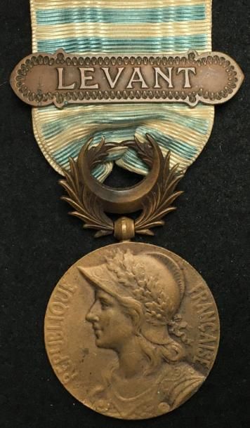 null Médaille du de Syrie-Cilicie, créée en 1922, signée Georges Lemaire gros module...