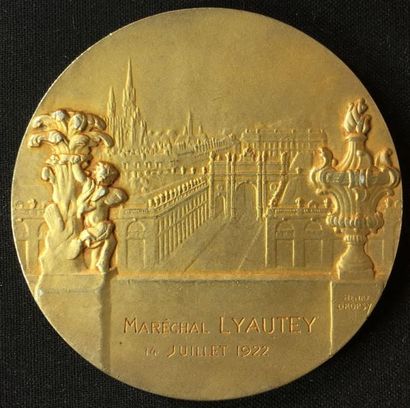 null Université de Nancy, médaille en vermeil par Dropsy avers aux armes de l'Université,...