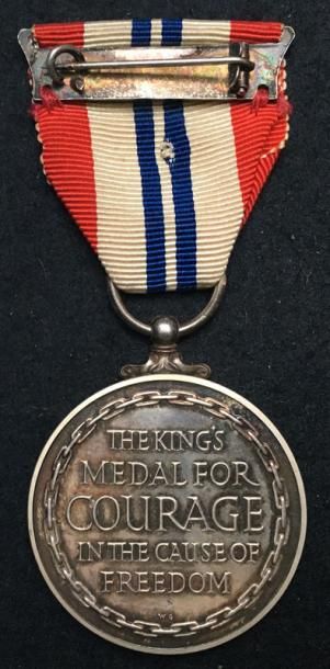 ROYAUME-UNI «King's Medal for Courage in the Cause of Freedom», créée en 1945, argent,...