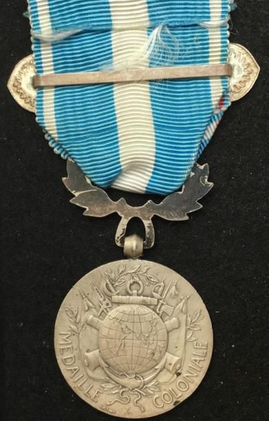 null Médaille Coloniale en argent du second type officiel, agrafe orientale de la...
