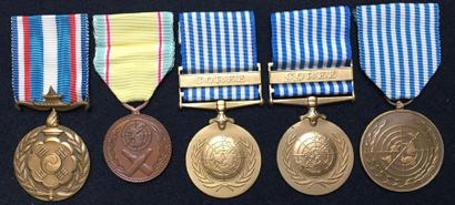 null Guerre de Corée - Lot de cinq médailles commémoratives : France, une médaille...