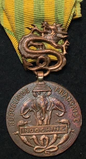 null Médaille commémorative de la campagne d'Indochine, fabrication locale en cuivre...