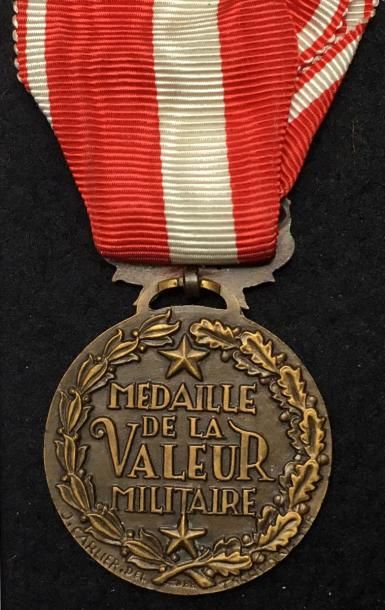 null Médaille de la Valeur Militaire, créée en 1956, premier type en bronze patiné...