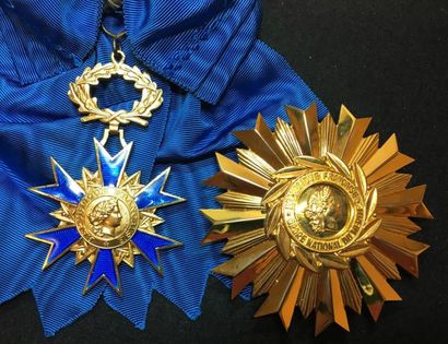 null Ordre National du Mérite, ensemble de grand-croix comprenant : le bijou en vermeil...