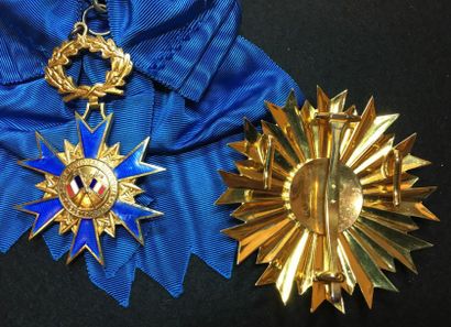 null Ordre National du Mérite, ensemble de grand-croix comprenant : le bijou en vermeil...