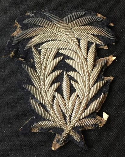 null Palmes d'officier de l'Université, créées en 1808, palmes brodées en fil d'argent...