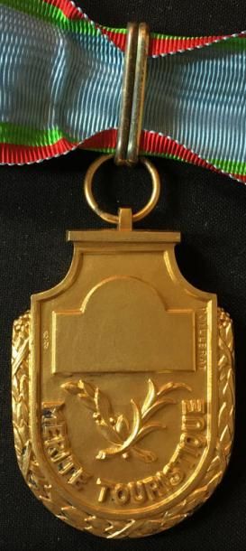 null Ordre du Mérite Touristique, fondé en 1949, bijou de commandeur signé Poillerat...