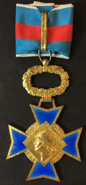 null Ordre du Mérite Militaire, fondé en 1957, bijou de commandeur signé Delannoy...