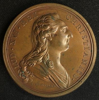 null 1785. Médaille de récompense au profil de Louis XVI à droite par Du Vivier,...