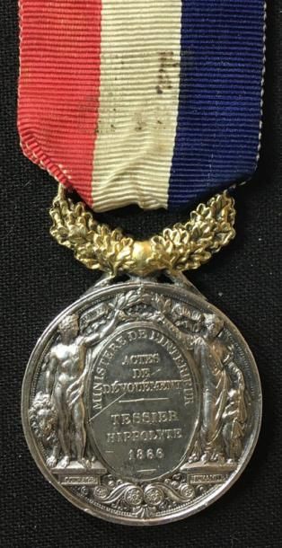 null Second Empire, médaille d'honneur de 1re classe en argent au profil de Napoléon...