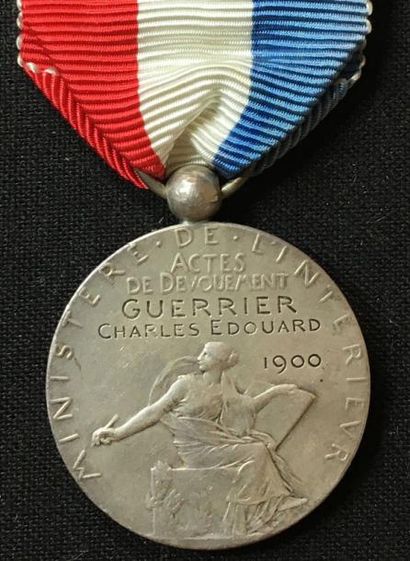 null IIIe République, médaille d'honneur 1re classe en argent au profil de la République...