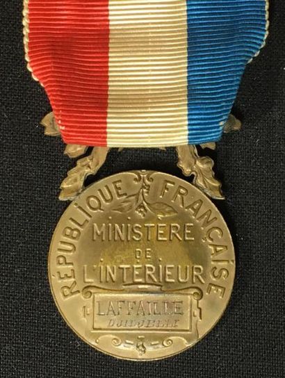 null IIIe République, médaille d'honneur en bronze du type Coudray, attribution gravée...