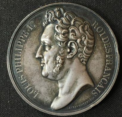 null Monarchie de Juillet, médaille d'honneur en argent au profil de Louis-Philippe...