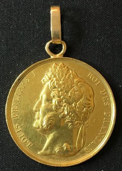 null Monarchie de Juillet, médaille d'honneur en or au profil de Louis-Philippe coiffé...