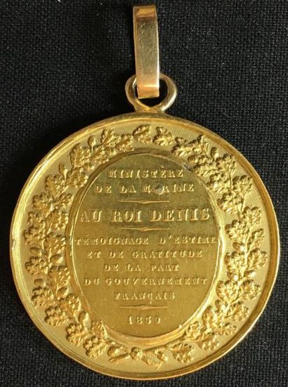 null Monarchie de Juillet, médaille d'honneur en or au profil de Louis-Philippe coiffé...
