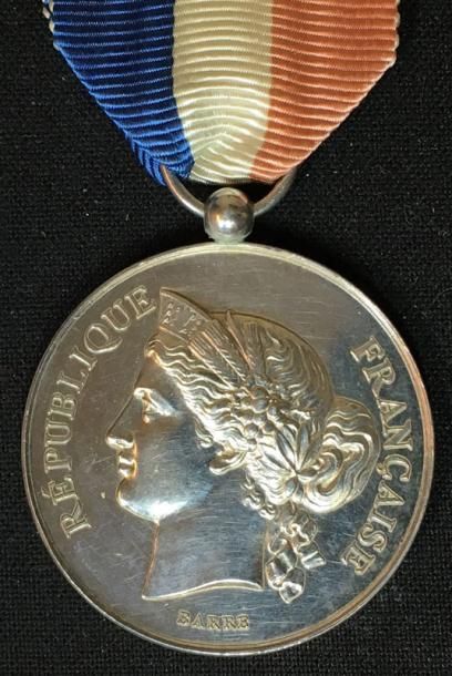 null IIIe République, médaille d'honneur de 2e classe en argent, au profil de Cérès...