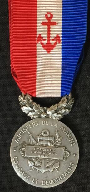 null IIIe République, médaille d'honneur de 1re classe en argent, au profil de la...