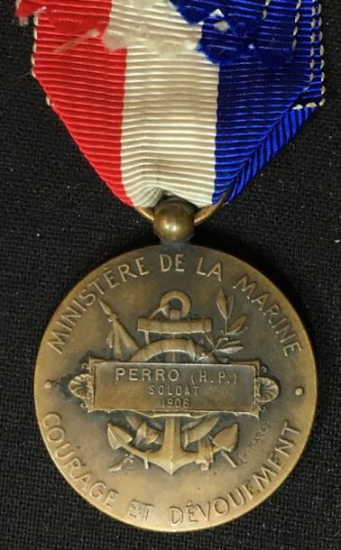 null IIIe République, médaille d'honneur en bronze, au profil de la République à...