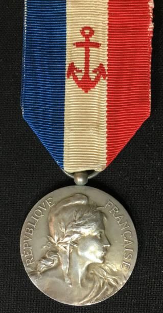 null IIIe République, Marine Marchande, médaille d'honneur de 2e classe en argent,...