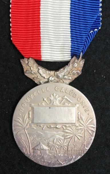 null IIIe République, médaille d'honneur de 2e classe argent, en bronze argenté,...