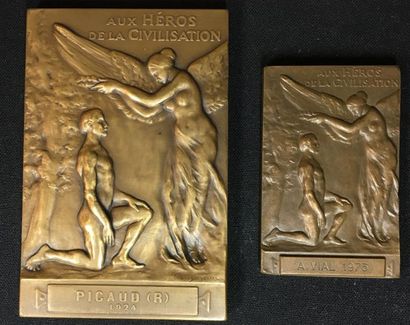 null Fondation Carnegie, lot de deux médailles rectangulaires en bronze par Dejean,...
