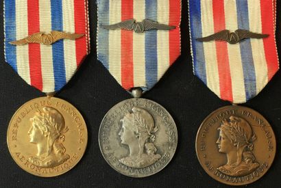 null Médaille d'honneur de l'Aéronautique et des Transports aériens, lot de trois...